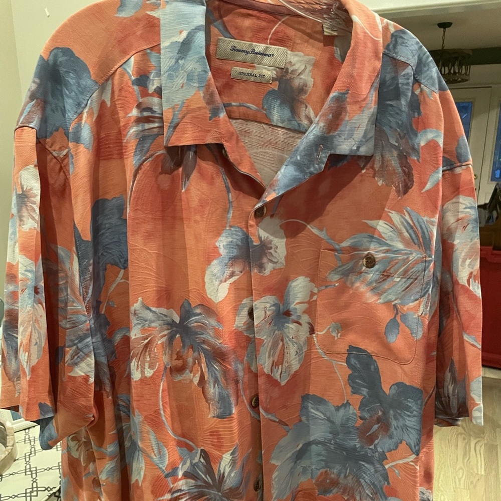 Tommy Bahama Men’s shirt- Tropical